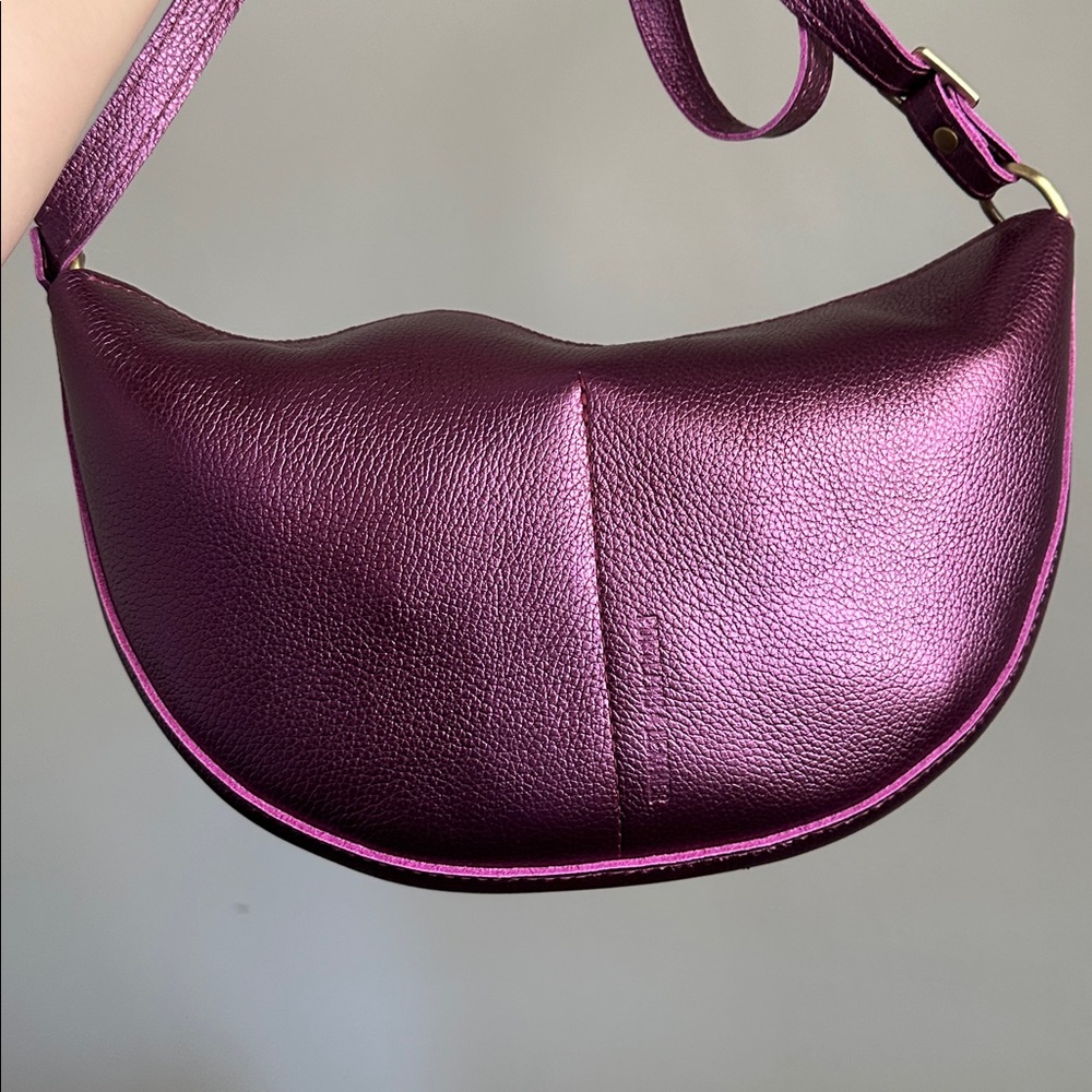 Portland Leather Metallic Plum Crossbody Bag with Hot Pink Trim - Picture 2 of 7